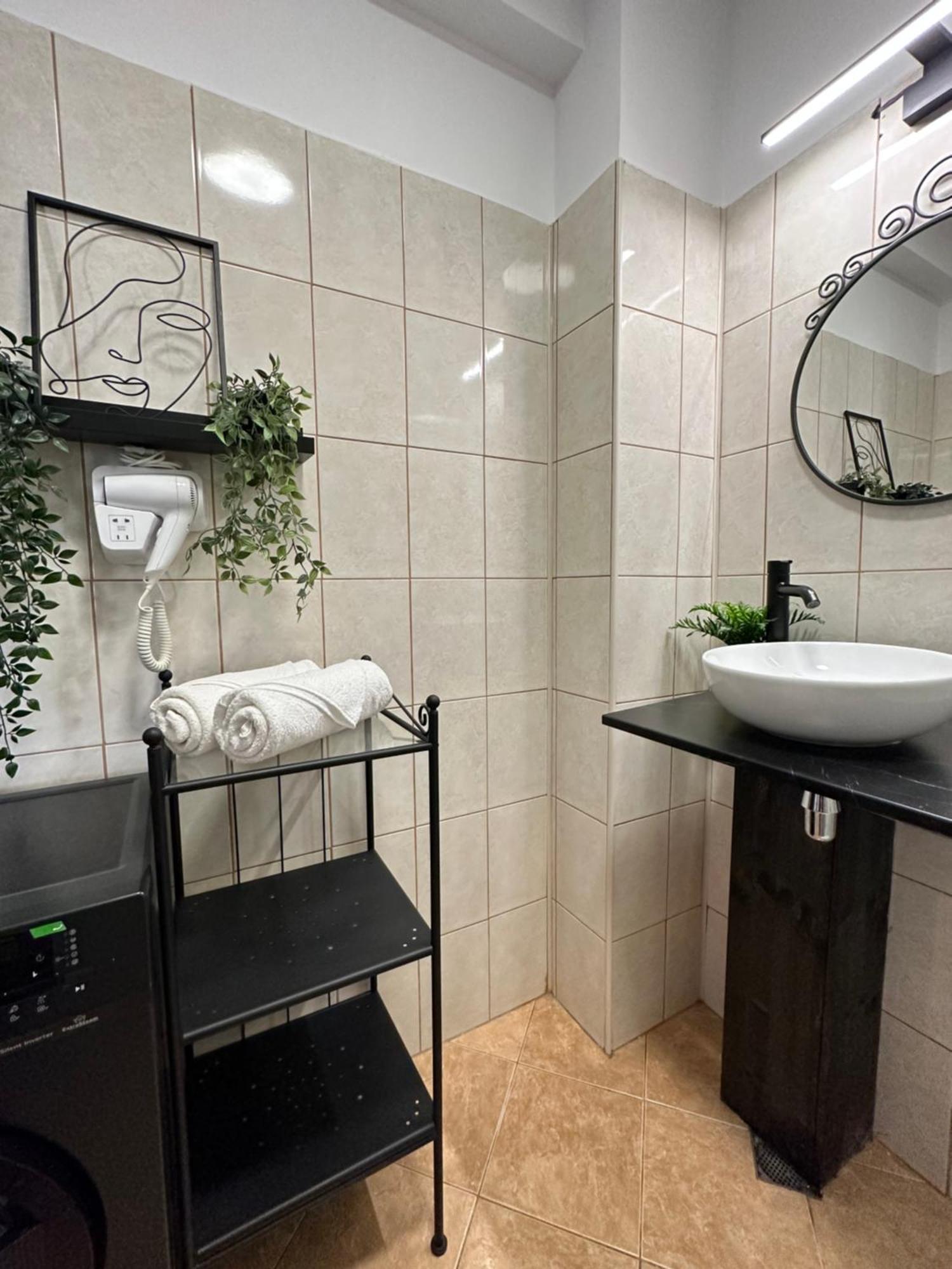Central Studio Sapphire Apartment Bucharest Exterior photo